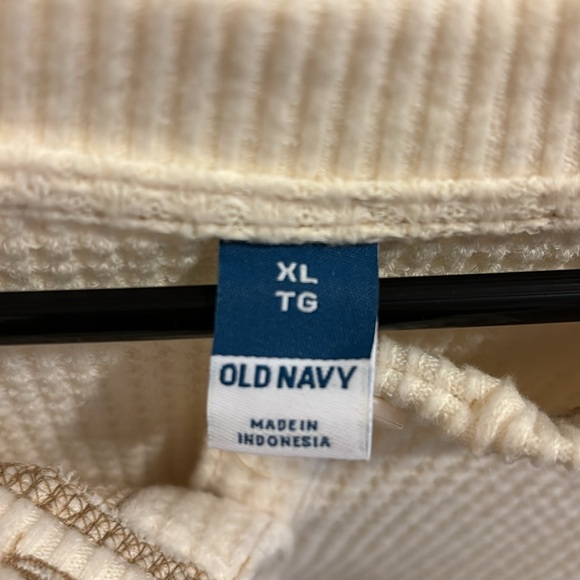 Old navy therma shirt - Picture 3 of 3